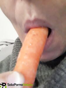 La mia amante porca prende la carota