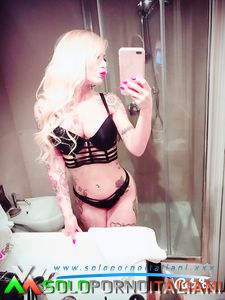 Claudya Stella selfie arrapanti della pornostar italian
