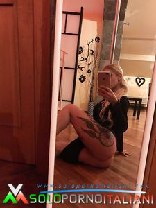 Claudya Stella selfie arrapanti della pornostar italian