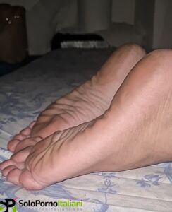I piedi maturi della moglie del mio collega