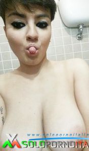 Foto porno fidanzata italiana con belle pere