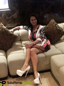 l'amica di mia moglie sempre porca (francesca)