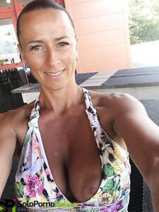 l'amica di mia moglie sempre porca (francesca)