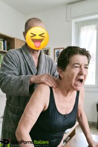 Suocera di 80 anni inculata forte
