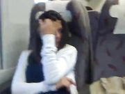 Studentessa in treno spiata da voyeur