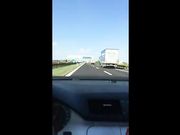 Mia moglie che si masturba in macchina in autostrada