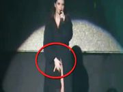 Laura Pausini upskirt