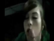 Teen italiana bel pompino con sborrata in faccia