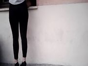 ragazza in leggings