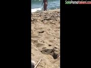 Mia moglie Lulu nuda in spiaggia