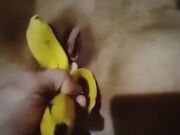 SEI UN PORCO - Scopata con banana(dialoghi in Italiani)