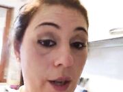 MILF ITALIANA SBORRATA IN FACCIA - Sa di ananas BUONA