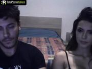 Bellissima ragazza in cam adora il cazzo