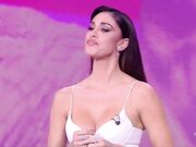 Belen Rodriguez ammirata ieri sera alle Iene