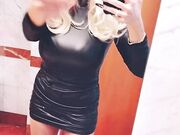 Sonia Grey selfie vestitino in pelle