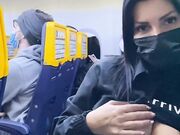 Tami mostra le sue bellissime tett ein aereo