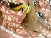 Ilary Blasi relax in vacanza