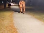 Serata lesbo per le nostre mogli nude al parco