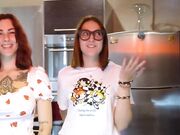 Ragazze italiane Giochini lesbo in cucina