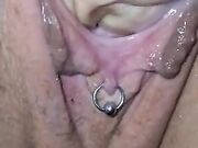 Fisting troia italiana con piercing al clitoride