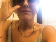 Sono in ufficio senza reggiseno e senza slip C4