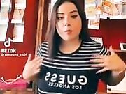 Diciottenne con tette enormi TikTok