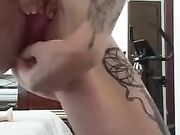 TEEN tatuata si masturba