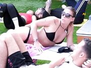 Cristina Quaranta relax in bikini in giardino GF VIP