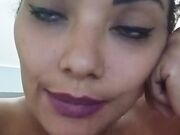 Ragazza fica con occhoini verdi TETTE C4