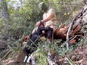 Pompino e pecorina nel bosco coppia italiana