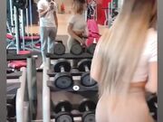 Rebecca culo di marmo in palestra