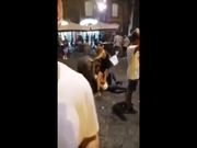 Scandalo in piazza San Domenico Maggiore a Napoli