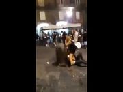 Scandalo in piazza San Domenico Maggiore a Napoli