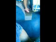 Voyeur in autobus filma piedini di una teen milanese