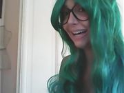 Ragazza Nerd in webcam che rutta