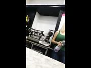 Sexy barista bionda tettona