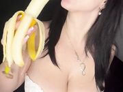 Sara Piras e la banana