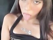 Teen italiana si masturba in auto OF