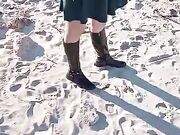 Con moglie esibizionista passeggiata in spiaggia