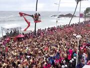 Noemi Pompino a brasiliano sul balcone