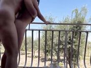 Coppia amatoriale rischiosa scopata sul balcone