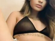 Ragazza onlyfanser italiana TEEN si masturba