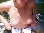 C'e' troppa gente qua che ci vede copriti