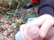 Mi sega e mi fa schizzare nel bosco