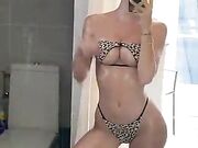 Valentina influencer famosa selfie sexy