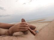 Sega coppia nudista sulla spiaggia