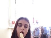 Minchia se  è storto - Succhiando la banana