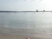 Bocchino in riva al mare con ingoio