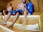 Esibizionista segato in sauna da sconosciuta