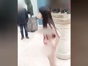 Maria Sofia protesta nuda ai Musei Capitolini